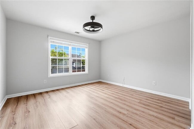 Building Photo - 1006 Ivydale Cir