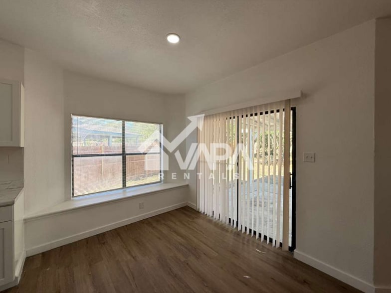 Building Photo - 747 Cypressfield Dr