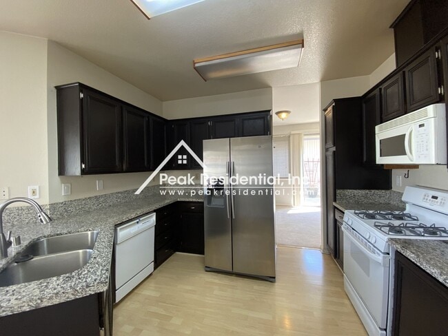 Building Photo - Charming 3 bd/2 ba Elk Grove Home!