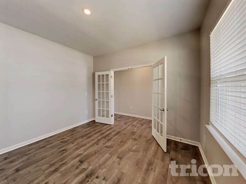 Building Photo - 134 Rivercamp St