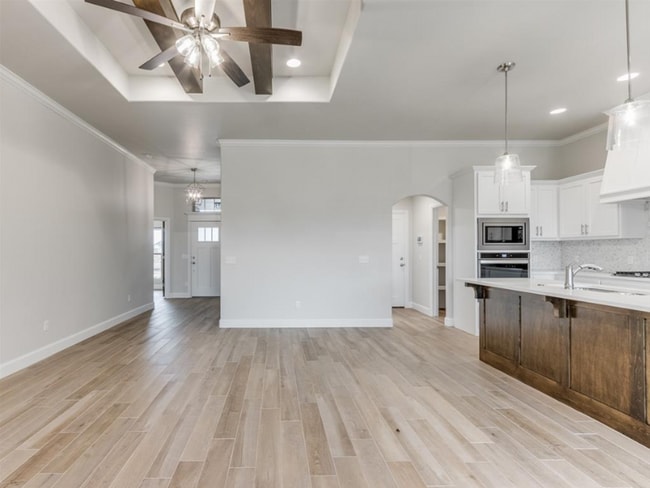 Building Photo - You Could Call This Beautiful 4-Bed, 2-Bat...