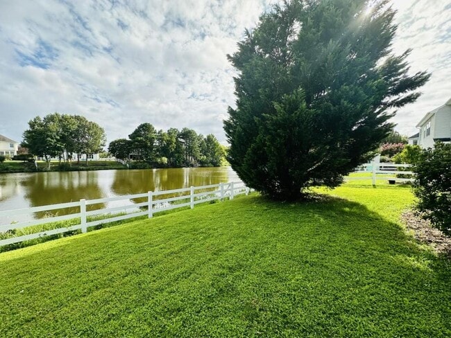 Building Photo - 3249 Fayette Dr