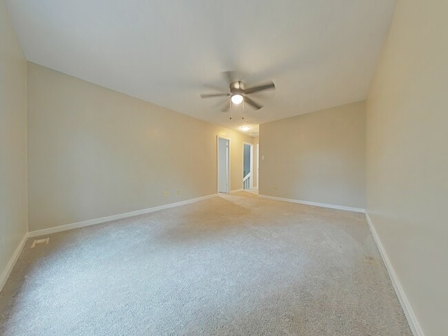 Building Photo - 857 Danish Dr