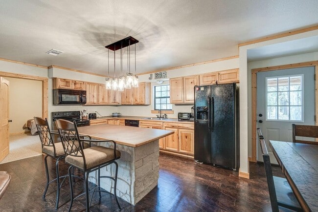 Building Photo - 2531 Recreational Road 3