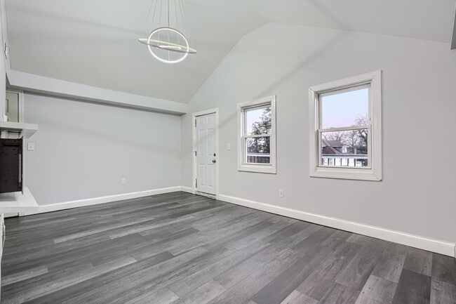 Building Photo - 4012 Fernhill Ave