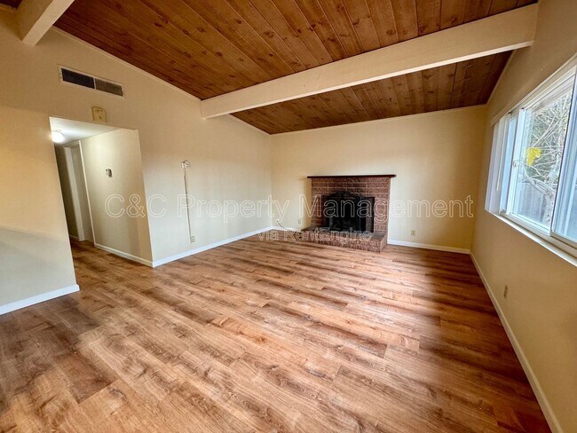 Primary Photo - 3055 Redwood Dr