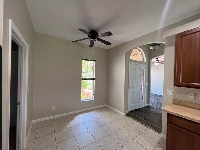 Building Photo - 254 Broyles Dr
