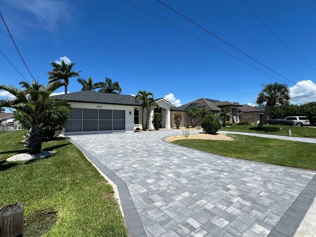 Building Photo - FURNISHED SHORT TERM RENTAL - 3 Bed / 2 Bath - Single Family Pool Home - $5,000/month ** Heated S...