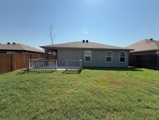 Building Photo - 5728 Shady Springs Trail