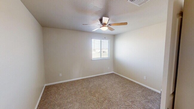 Building Photo - "Spacious 4-Bedroom Killeen Gem with Elega...