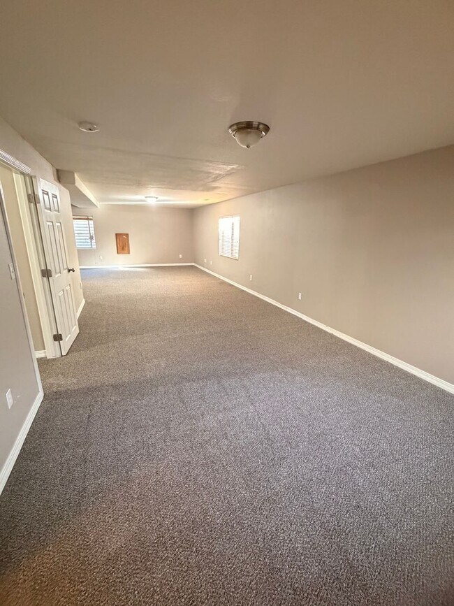 Building Photo - Bright & Spacious 5-Bedroom Home with 3-Car Garage – Available Now