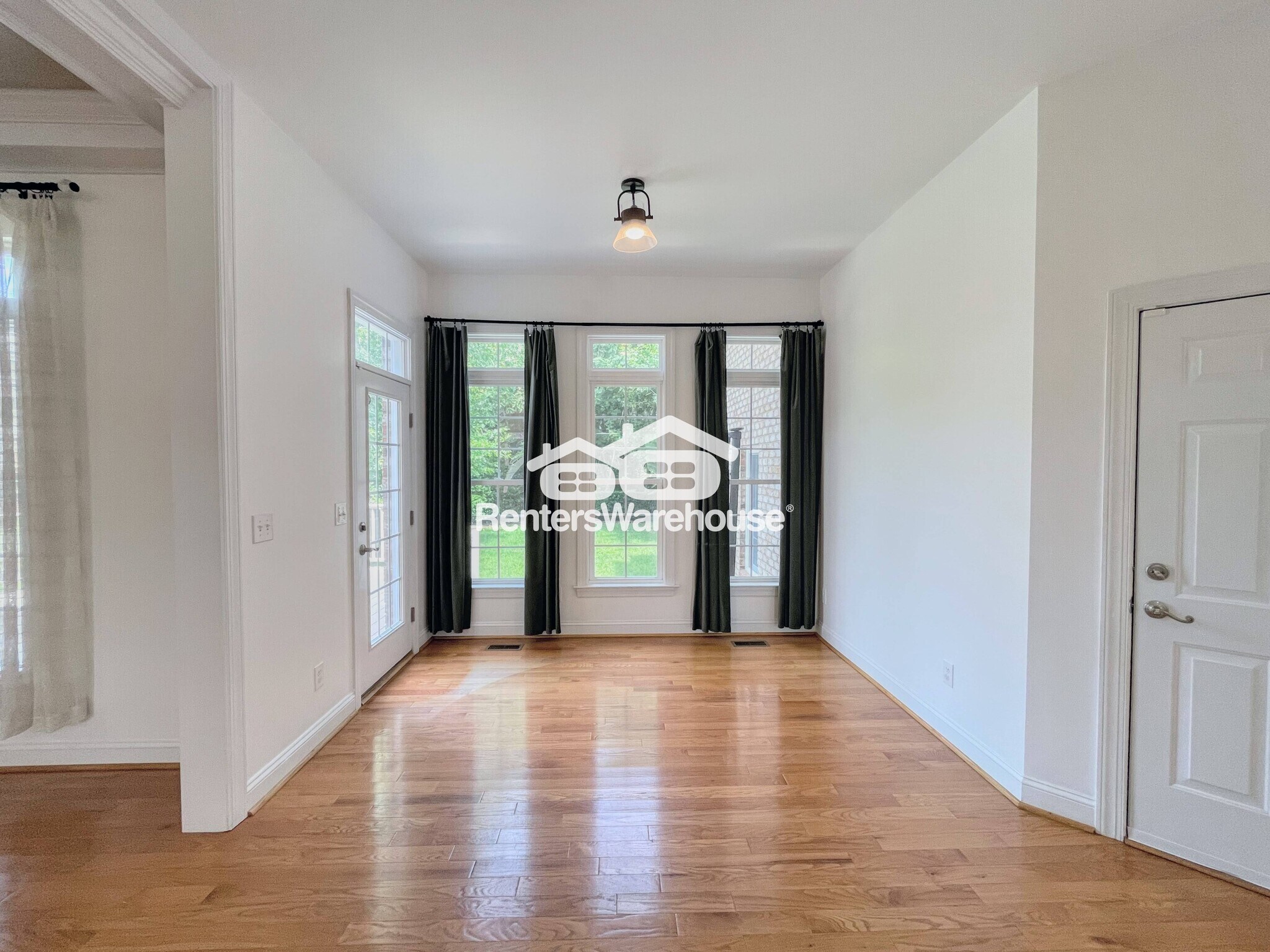 Building Photo - 816 Gilchrist Ct