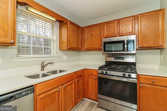 Building Photo - 51 Glenbrook Ct