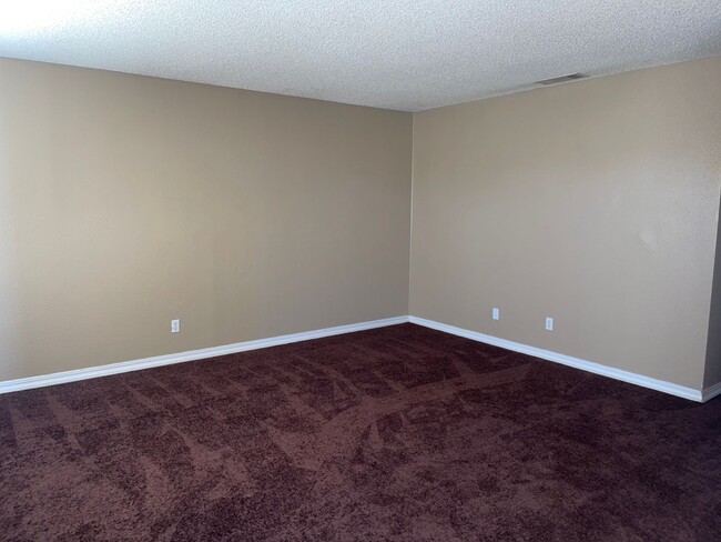 Building Photo - Move-In Ready 3-Bedroom Home with Backyard Living