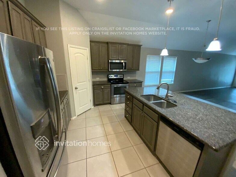 Building Photo - 2533 Weatherford Heights Dr