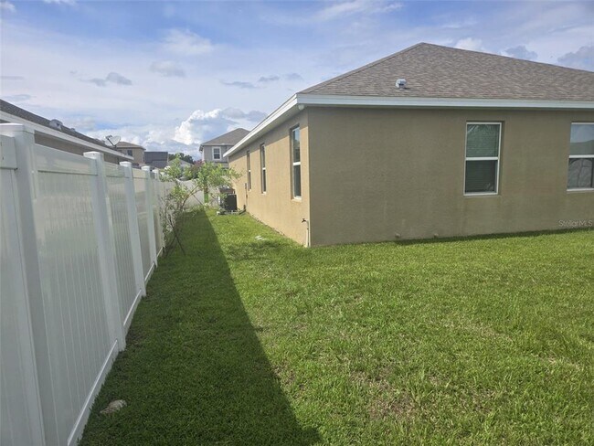 Building Photo - 2200 Preston Ln