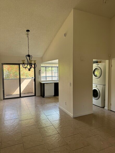 Building Photo - 44406 15th St E