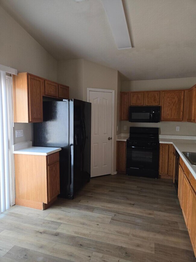 Building Photo - 229 S 125th Ave