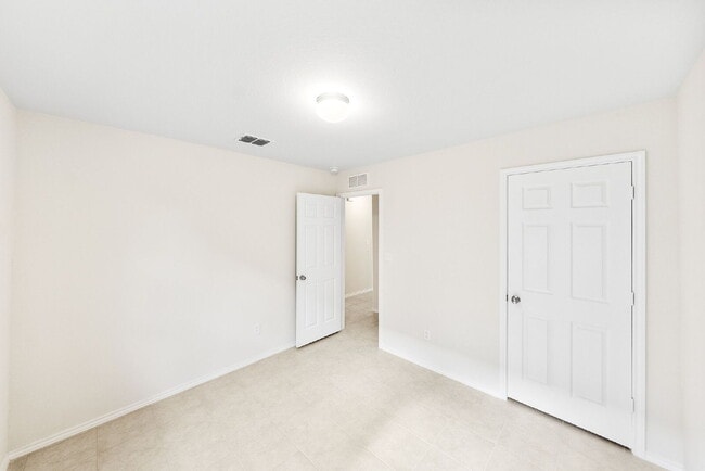 Building Photo - Welcome Home! Sterling Ridge