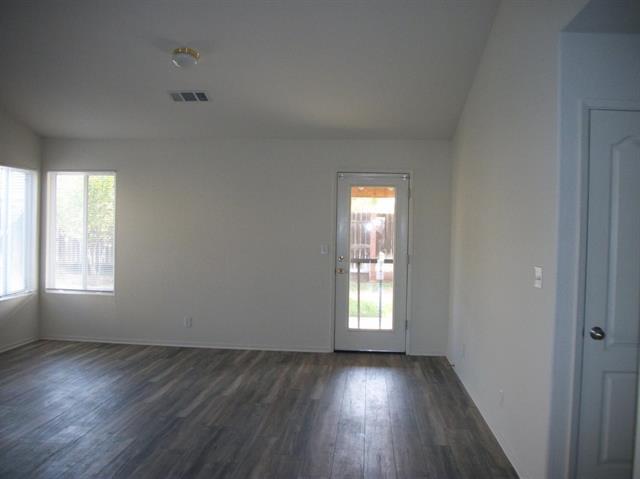 Building Photo - 642 Kensington Cir