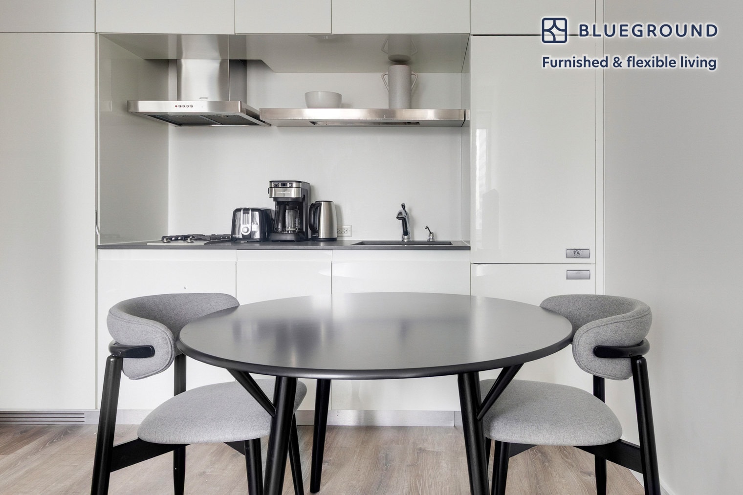 Building Photo - 70 W 45th St