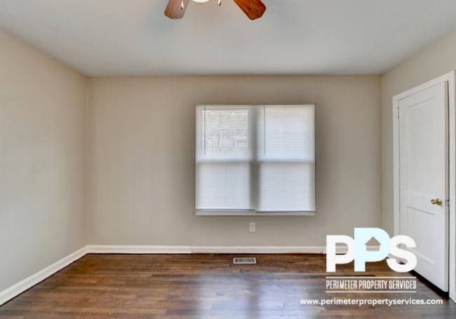 Building Photo - 2821 Palm Dr