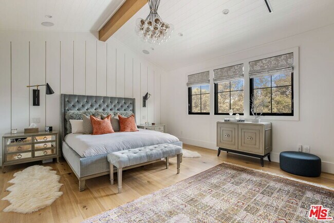 Building Photo - 16101 Royal Mt Dr