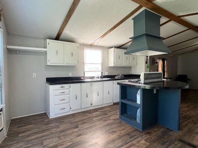 Building Photo - 3-Bed, 2-Bath Mobile Home in Agra