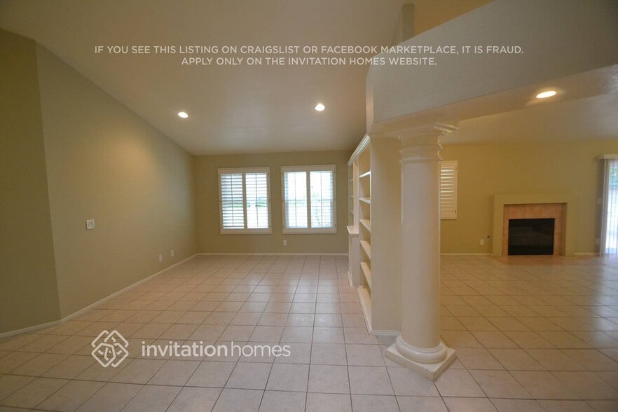 Building Photo - 1320 Date Palm Dr