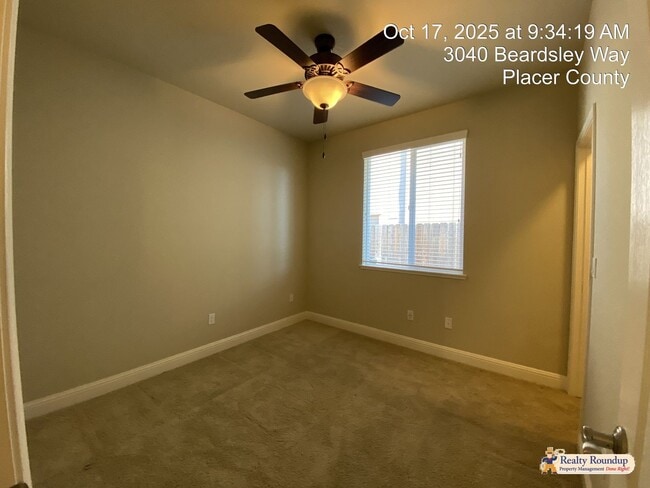 Building Photo - Pristinely Maintained Roseville Home with ...