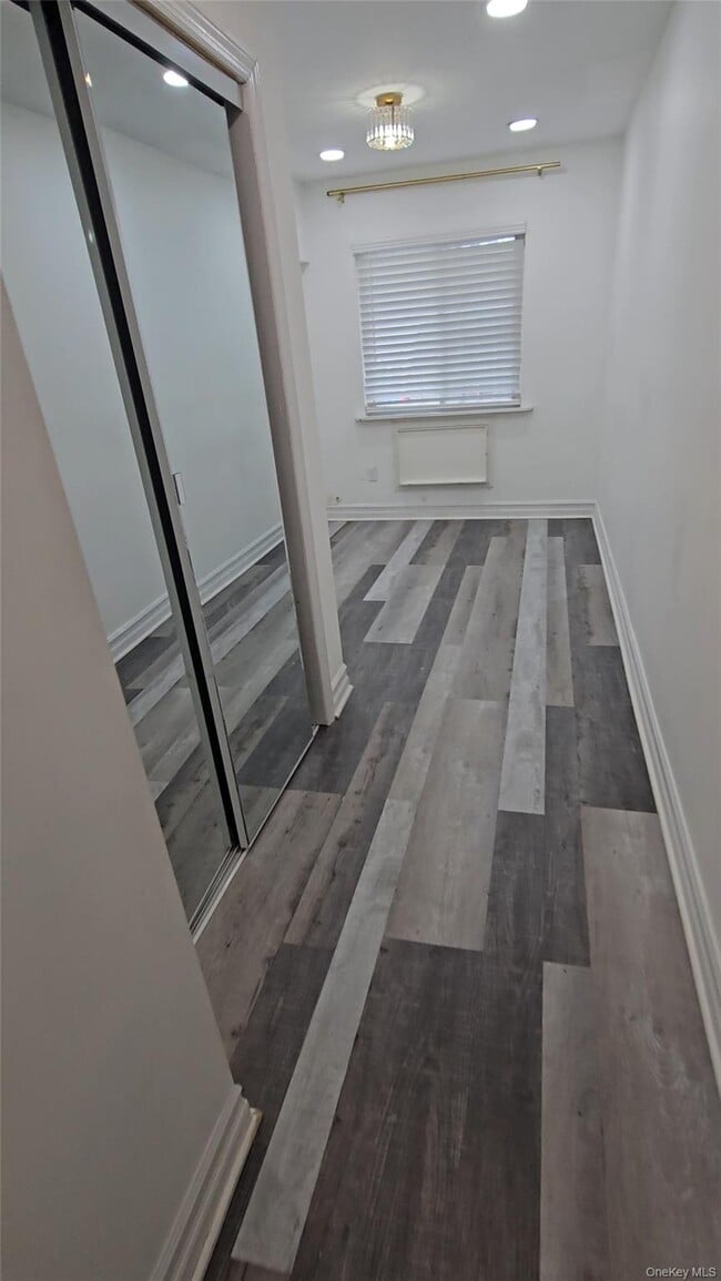 Building Photo - 101-25 111th St