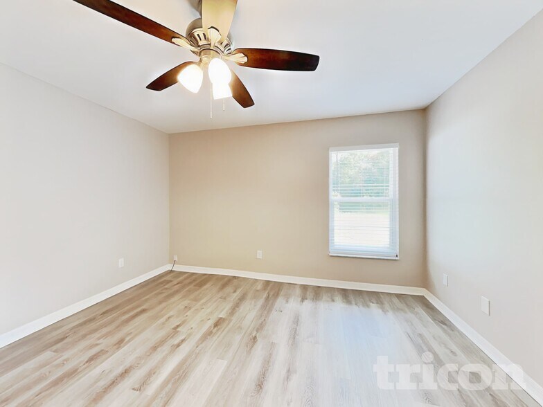 Building Photo - 17 Rosepetal Ln