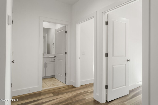 Building Photo - 6997 Patronis Dr