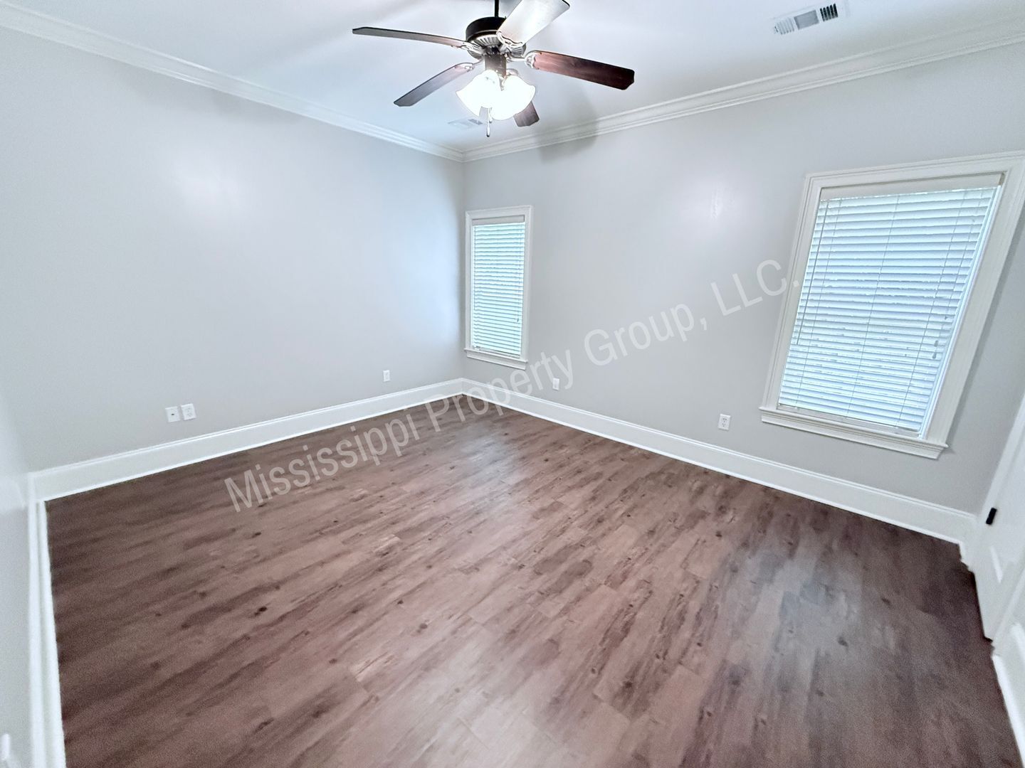 Building Photo - 120 Falls Grove