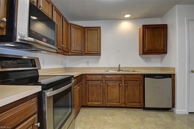 Building Photo - 3924 Filbert Way