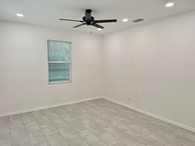 Building Photo - Brand New Home located in the heart of Tampa!