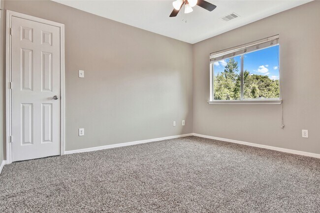 Building Photo - 5601 Savannah Woods Ln