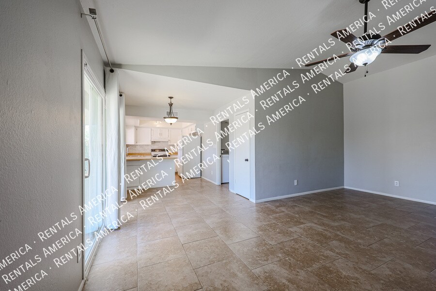 Building Photo - 1329 W Kristal Way