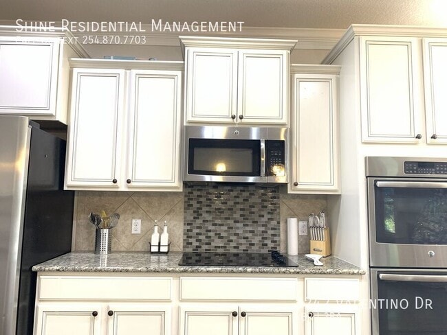 Building Photo - 3242 Valentino Dr