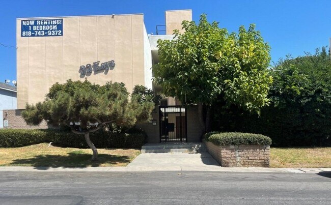 Building Photo - 11139 Acama Street,