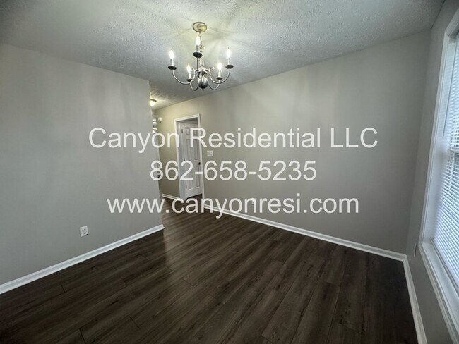Building Photo - Spacious 3-Bedroom Home for Rent in Raeford