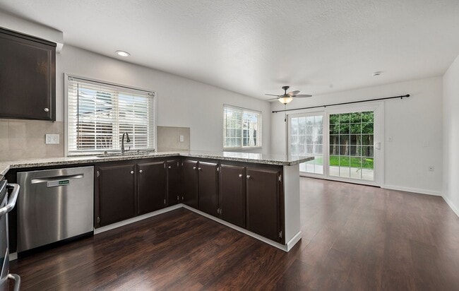 Building Photo - Santa Teresa 4BD/2BA Home with Open Floorplan