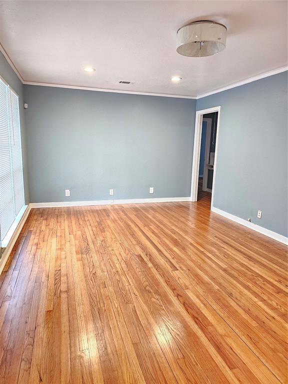 Building Photo - 610 Spell St