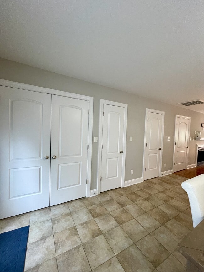 Building Photo - 124 Colonnade St