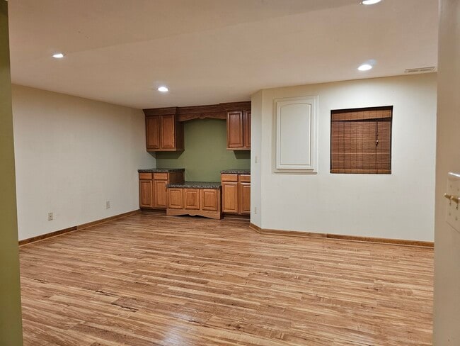 Building Photo - 2017 Thornwood Cir