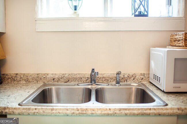 Building Photo - 161 Calhoun Rd