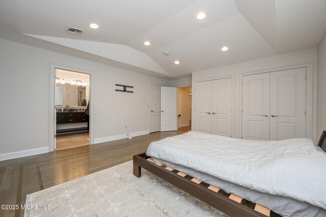 Building Photo - 25 White Oak Ln