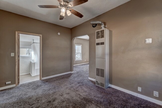 Building Photo - 812 Allen Ave