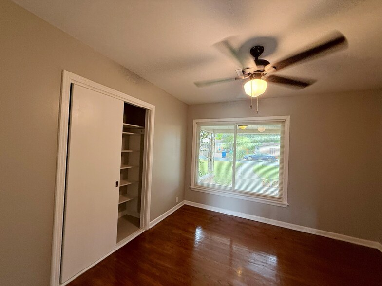 Building Photo - 419 Westhill Pl