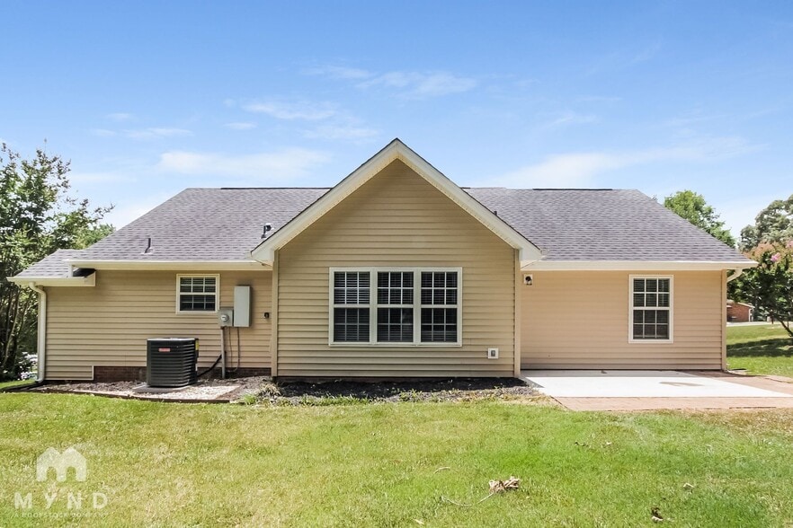 Building Photo - 3440 Autumn Dr